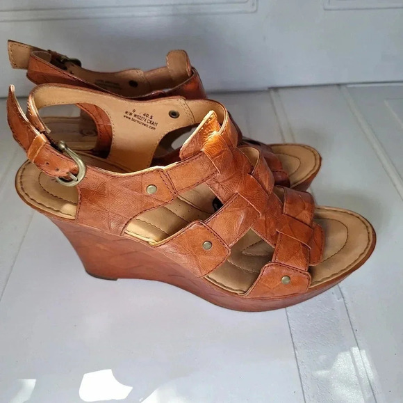 Born Brown/Camel Colored Crown Genuine Leather Wedge Size 9 - Picture 7 of 16